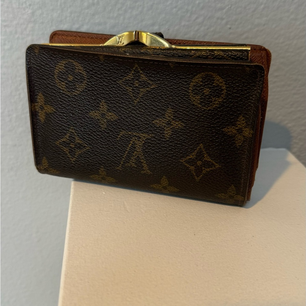 Louis Vuitton Kiss Wallet